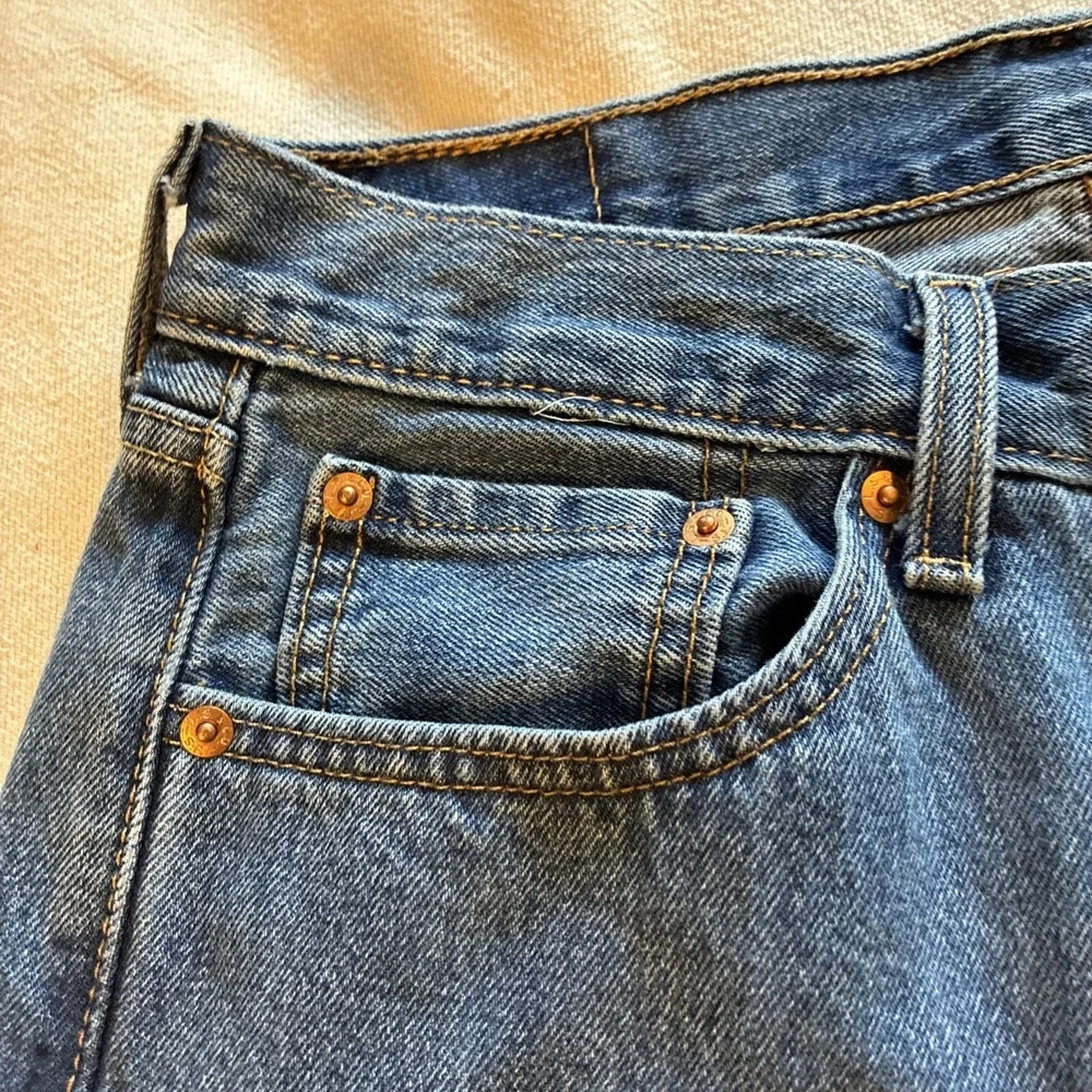 Levi's Men's Jeans 505 31 X 32** Med Blue Straight Dad Jeans Normcore Blokecore